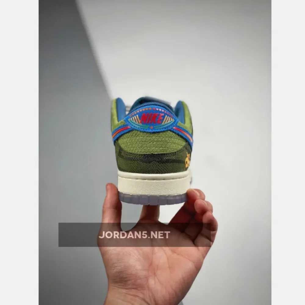 Nike Dunk Low “Siempre Familia”  DO2160-335