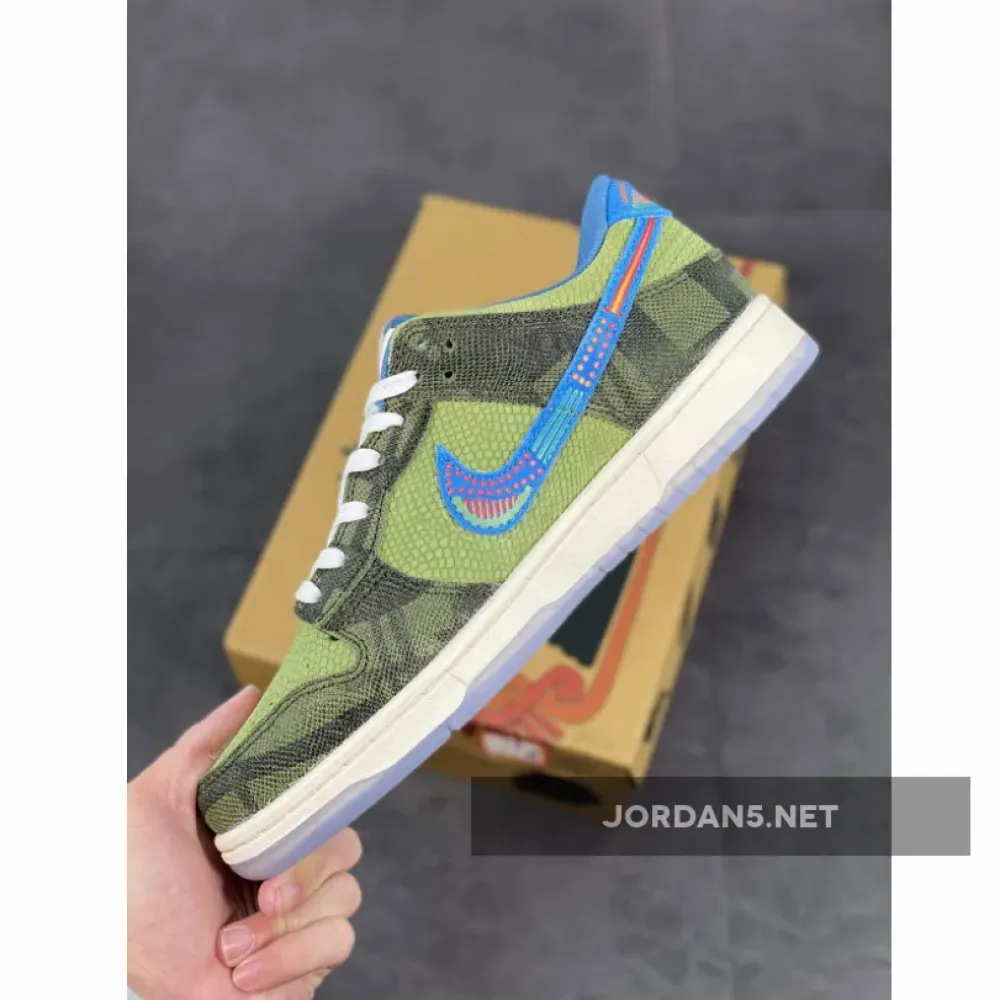 Nike Dunk Low “Siempre Familia”  DO2160-335