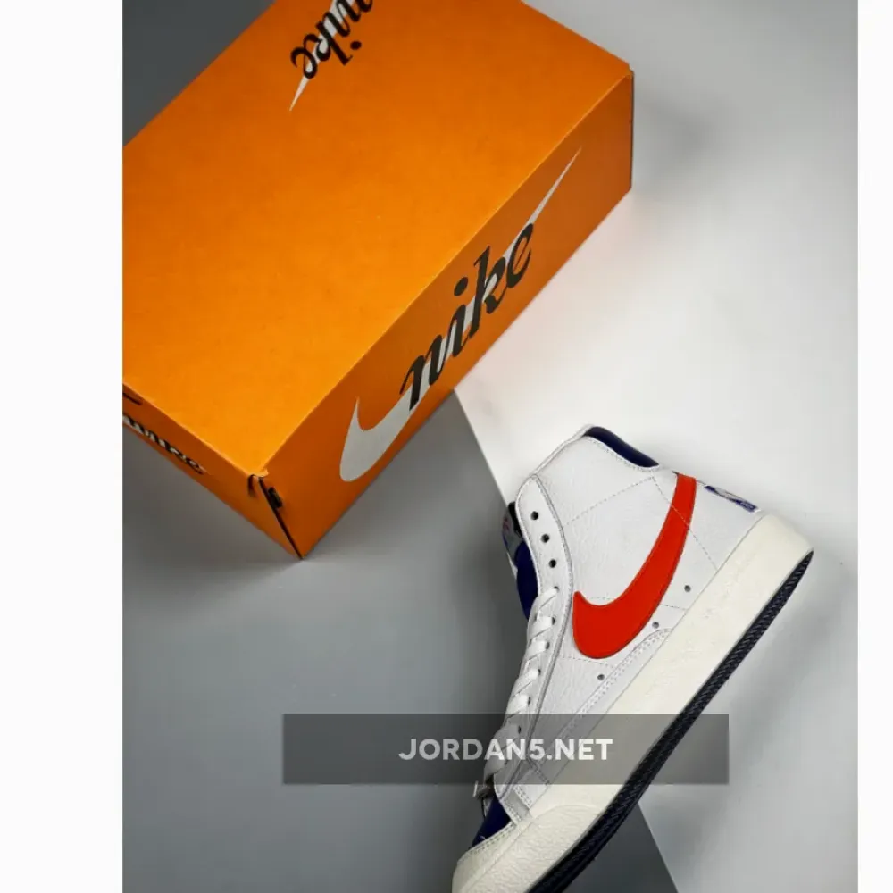 NBA x Nike Blazer Mid ’77 EMB “Knicks”  DD8025-100