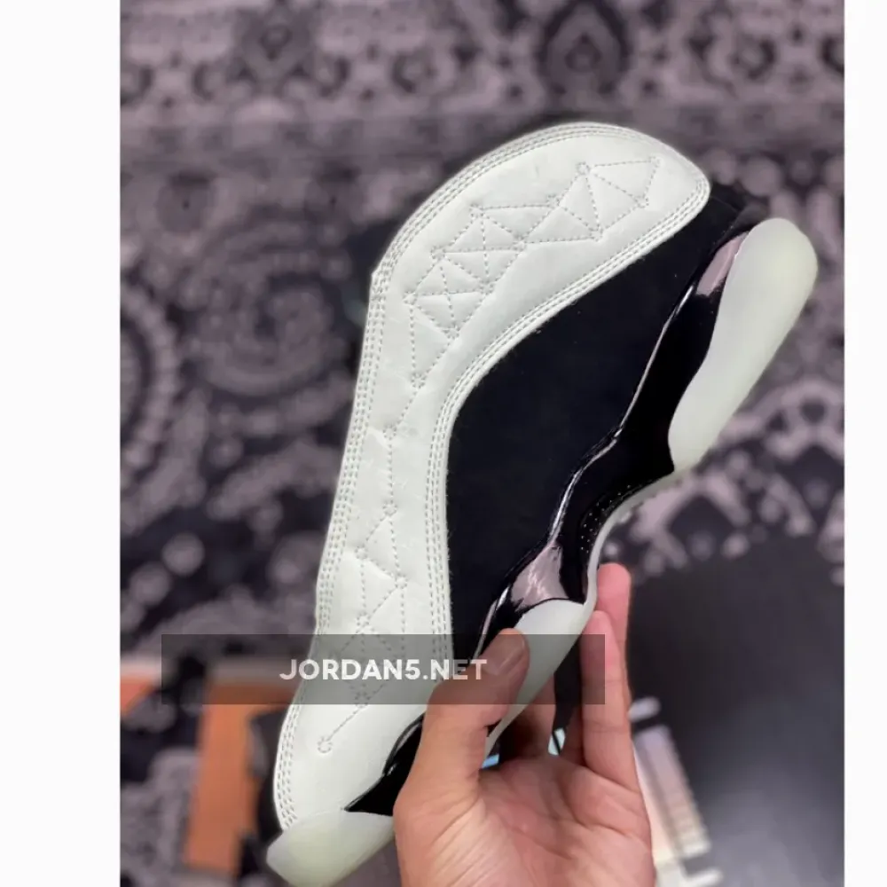 Air Jordan 13 Low ‘Singles Day’ Black/Barley Green  DM0803-300