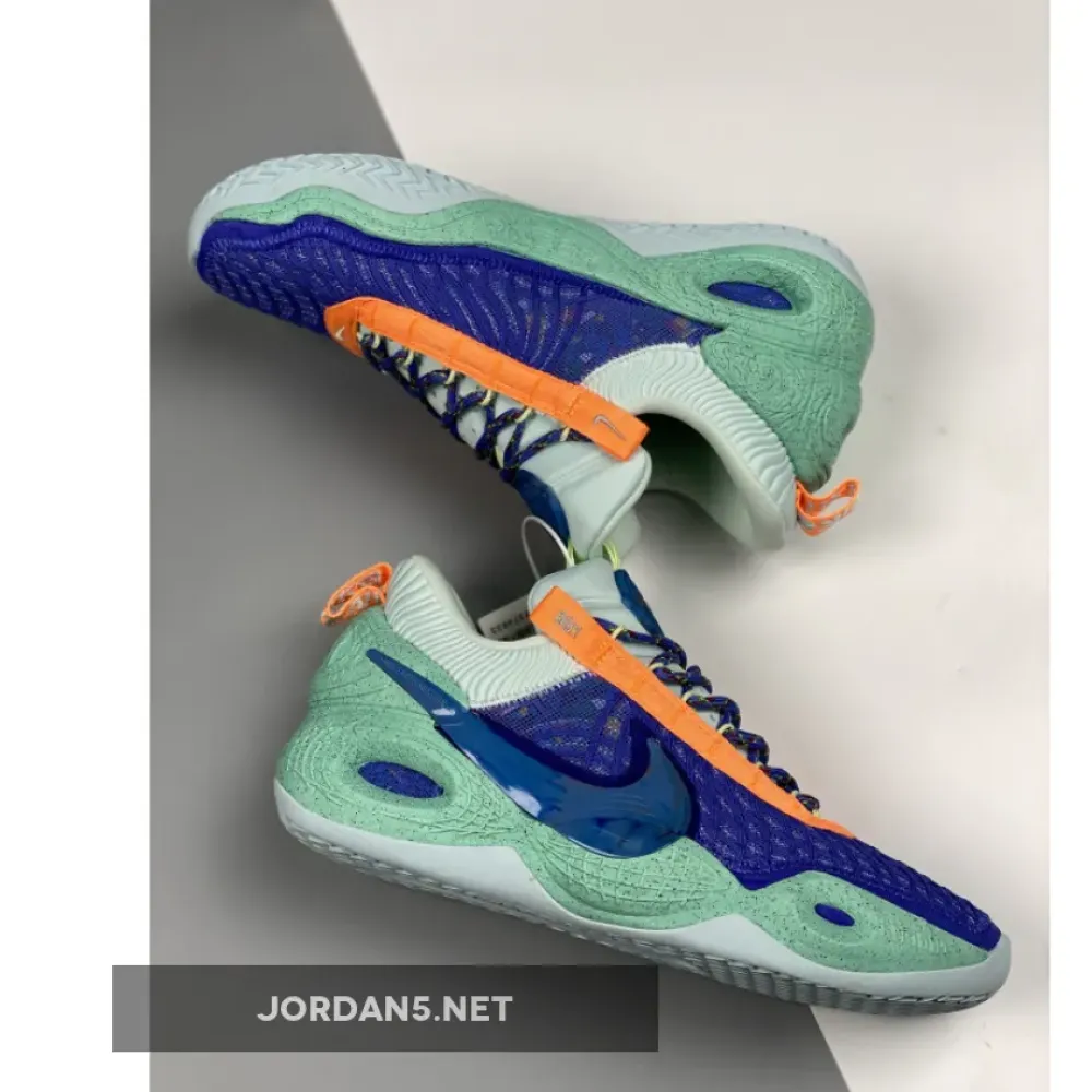 Nike Cosmic Unity “Amalgam”  DA6725-500