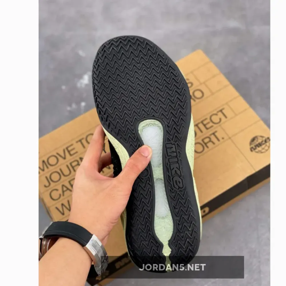 Nike Cosmic Unity Natural/Total Orange-Green Glow DA6725-001