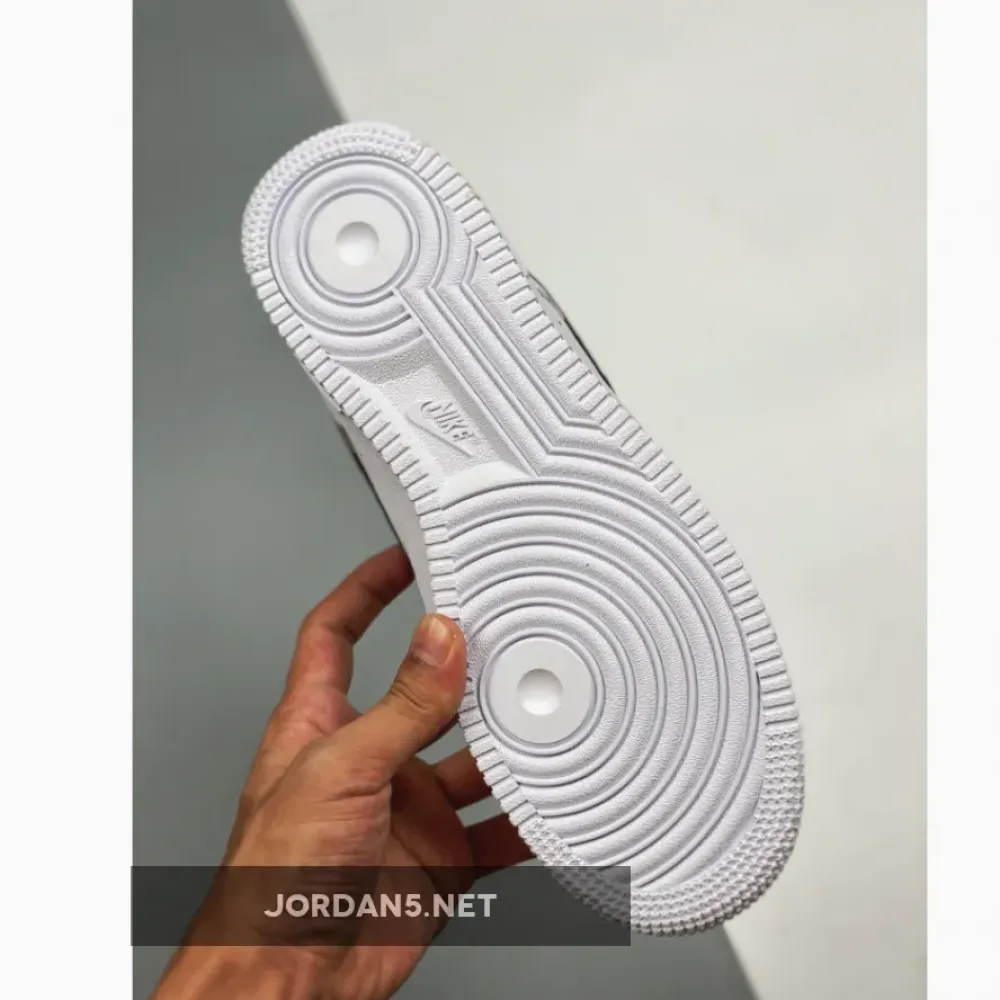 Nike Air Force 1 ’07 Essential White Gym Red  CZ0270-104