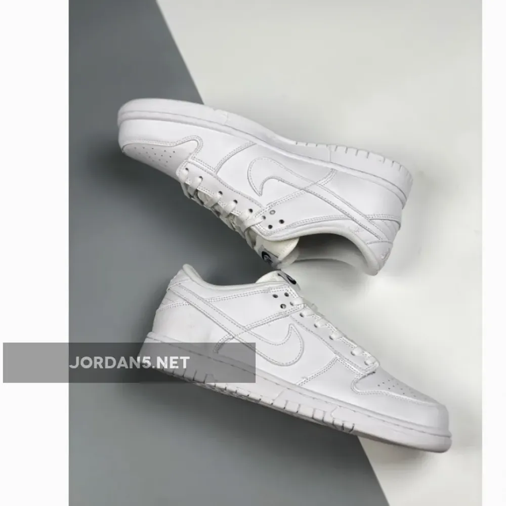 Nike Dunk Low “Triple White”  DD1503-109