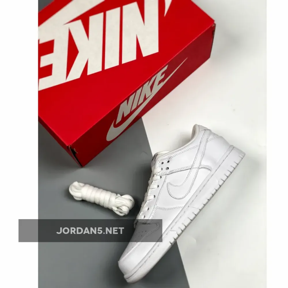 Nike Dunk Low “Triple White”  DD1503-109