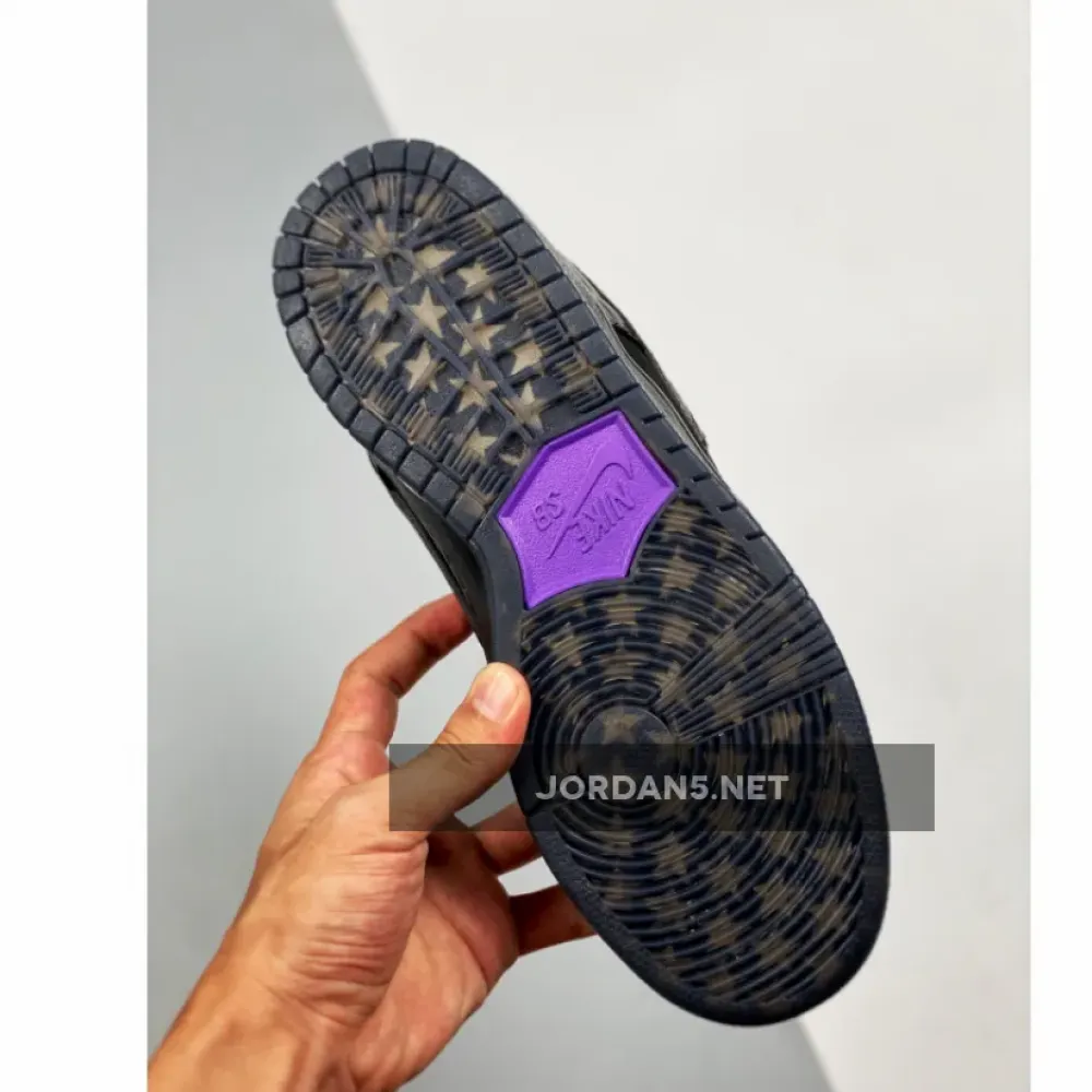 Familia x Nike SB Dunk Low ‘First Avenue’ Black/Voltage Purple-White DJ1159-001