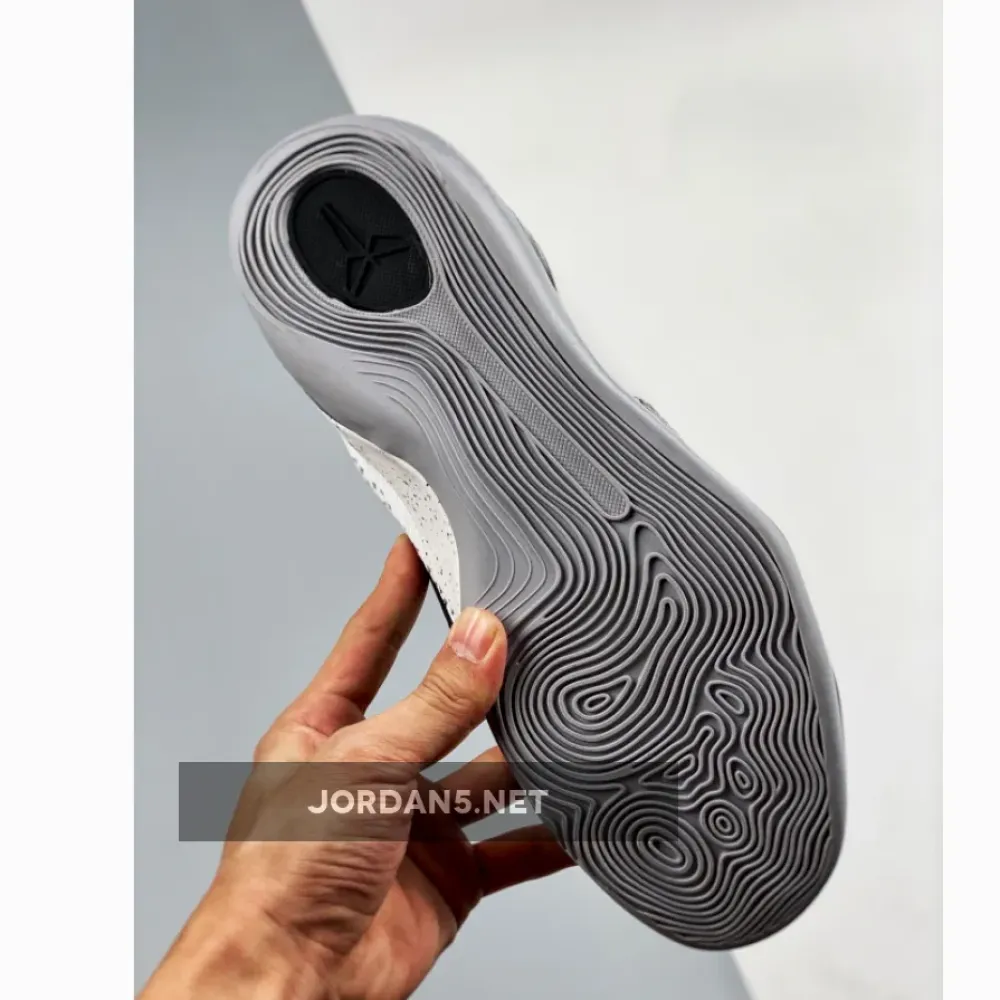 Nike Kobe 9 Elite Low “Beethoven” White/Black-Wolf Grey 639045-101