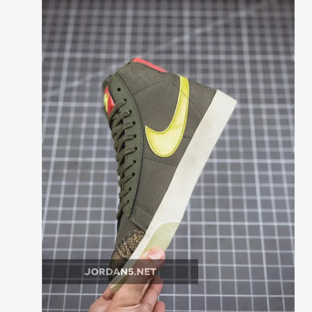 Nike Blazer Mid ’77 Olive/Lemon Venom/Fossil  CZ0462-200