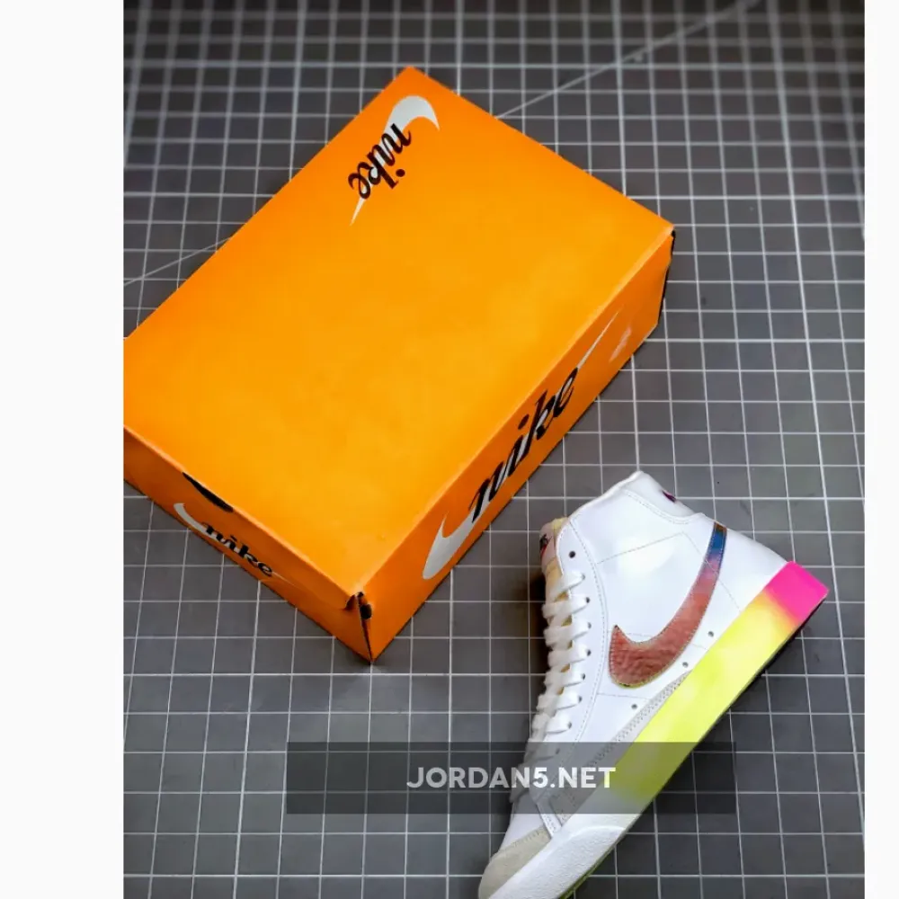 Nike Blazer Mid 77 Vintage White Bright Cactus CZ8653-136