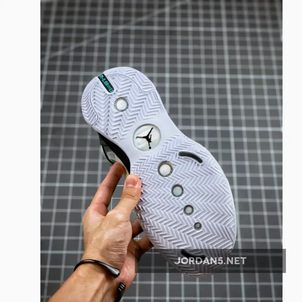 Air Jordan 34 Low “Guo Ailun”  CZ7748-100