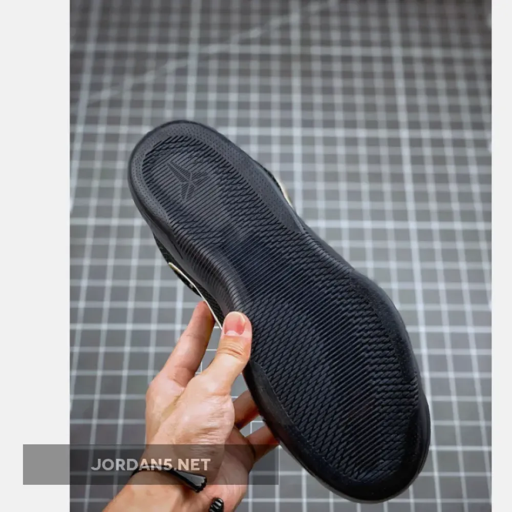 Nike Kobe 11 ‘Eastbay’ Black Gold 822675-014