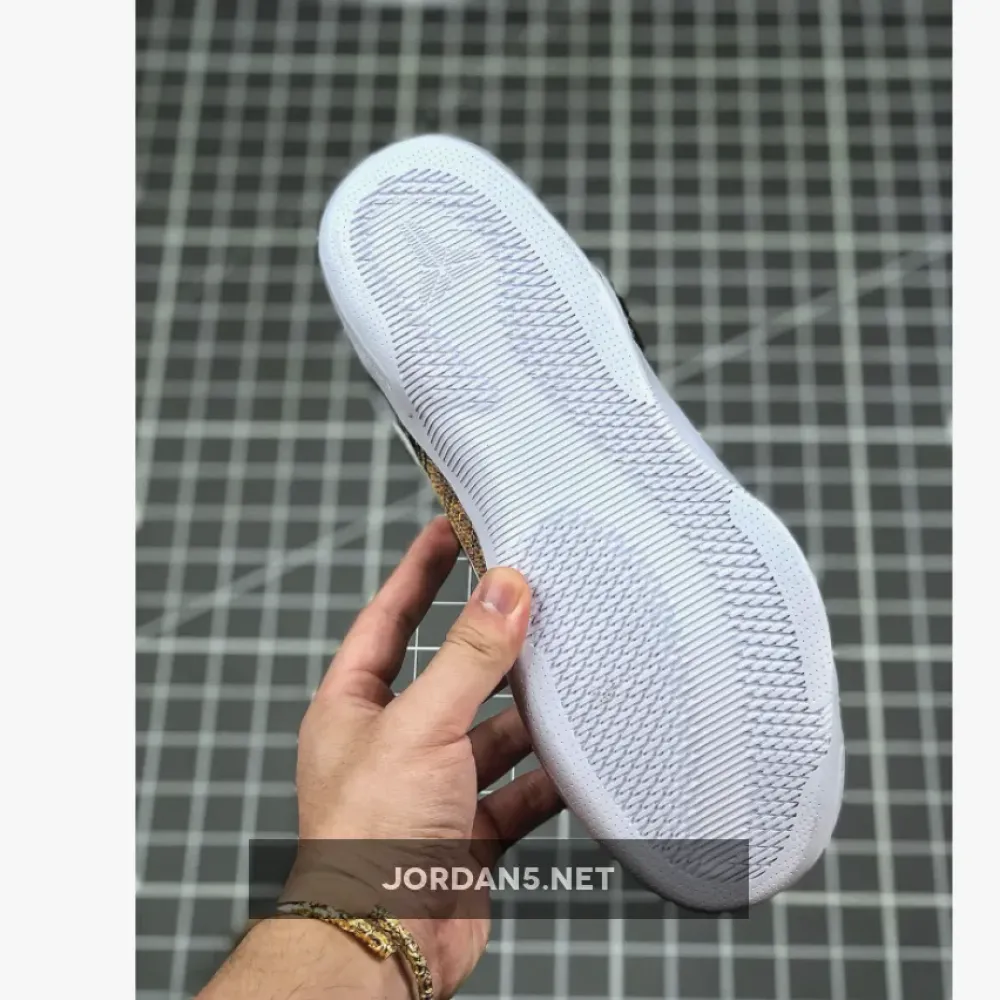 Nike Kobe 11 “BHM” Black/Multi-Color  822522-914