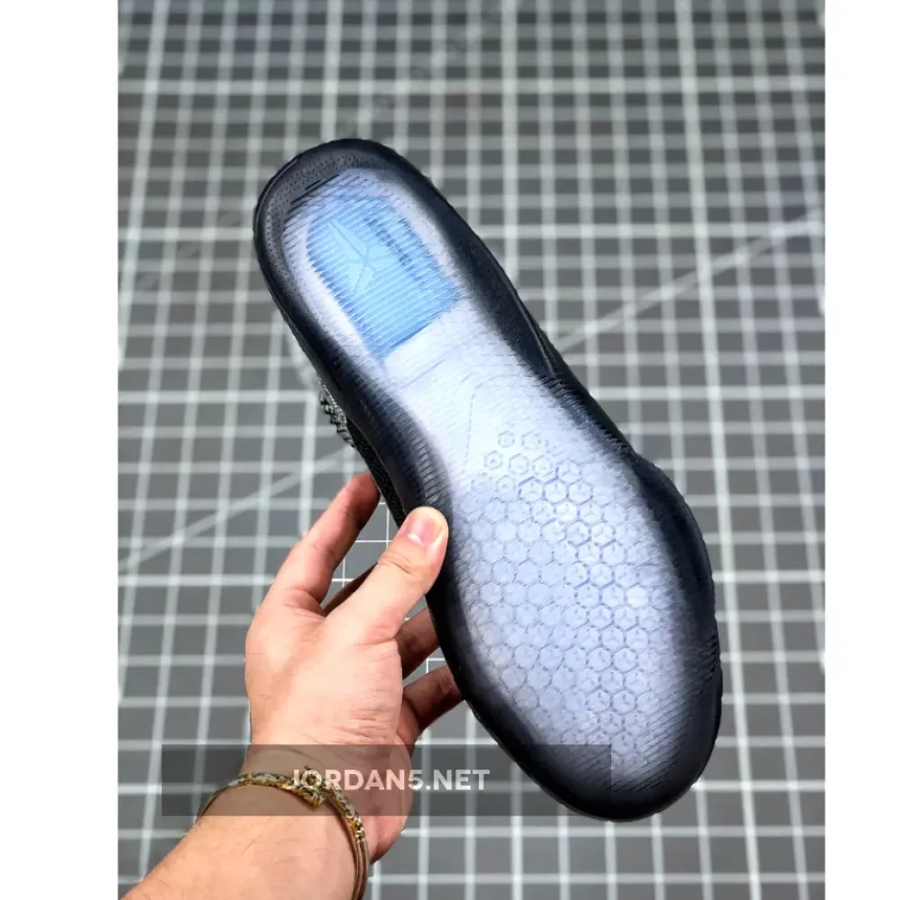 Nike Kobe 11 “Last Emperor” White/Black-Court Purple  822675-105