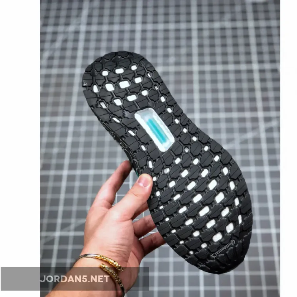 adidas UltraBOOST 20 Black/Glory Green FX8887