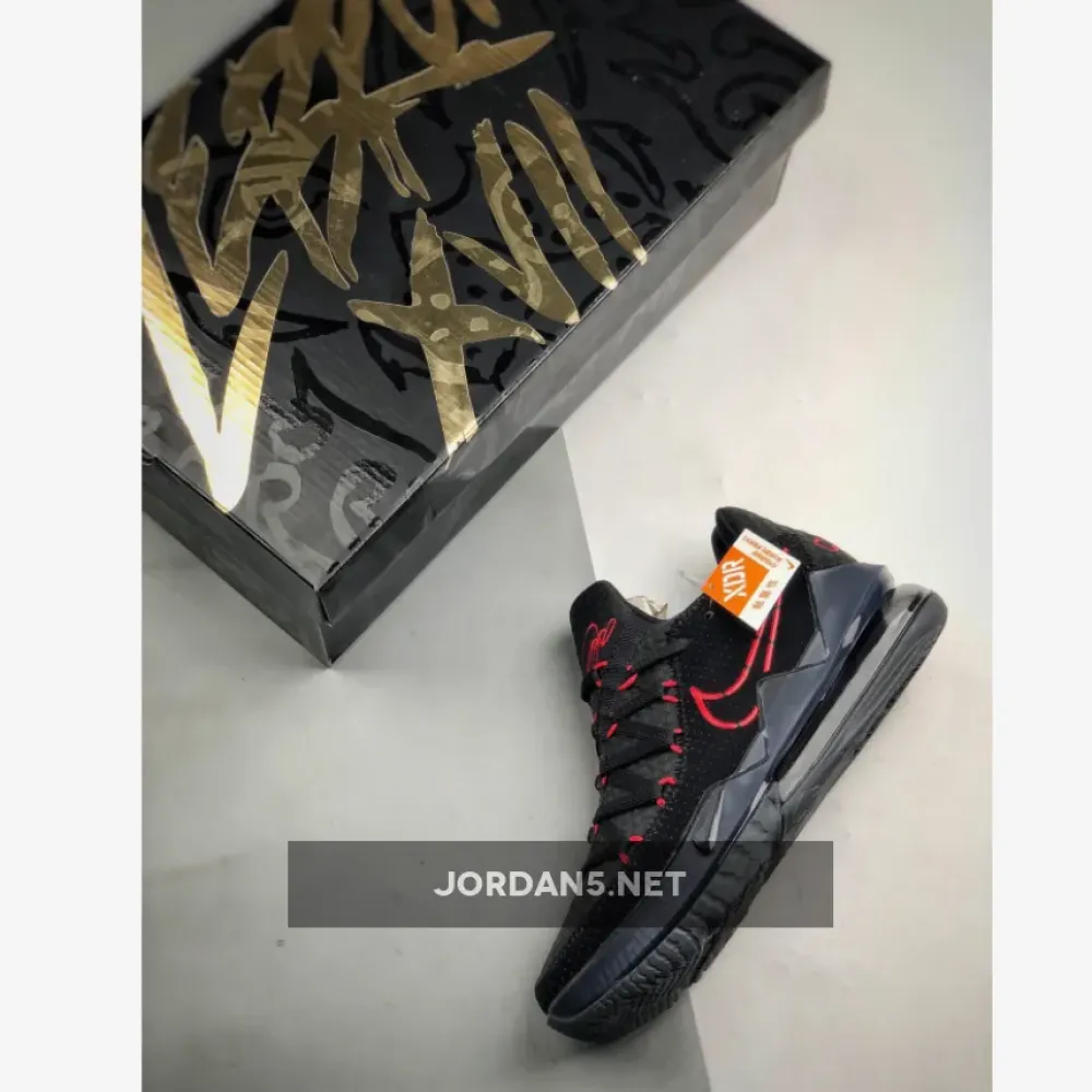 Nike LeBron 17 Low “Bred”  CD5007-001