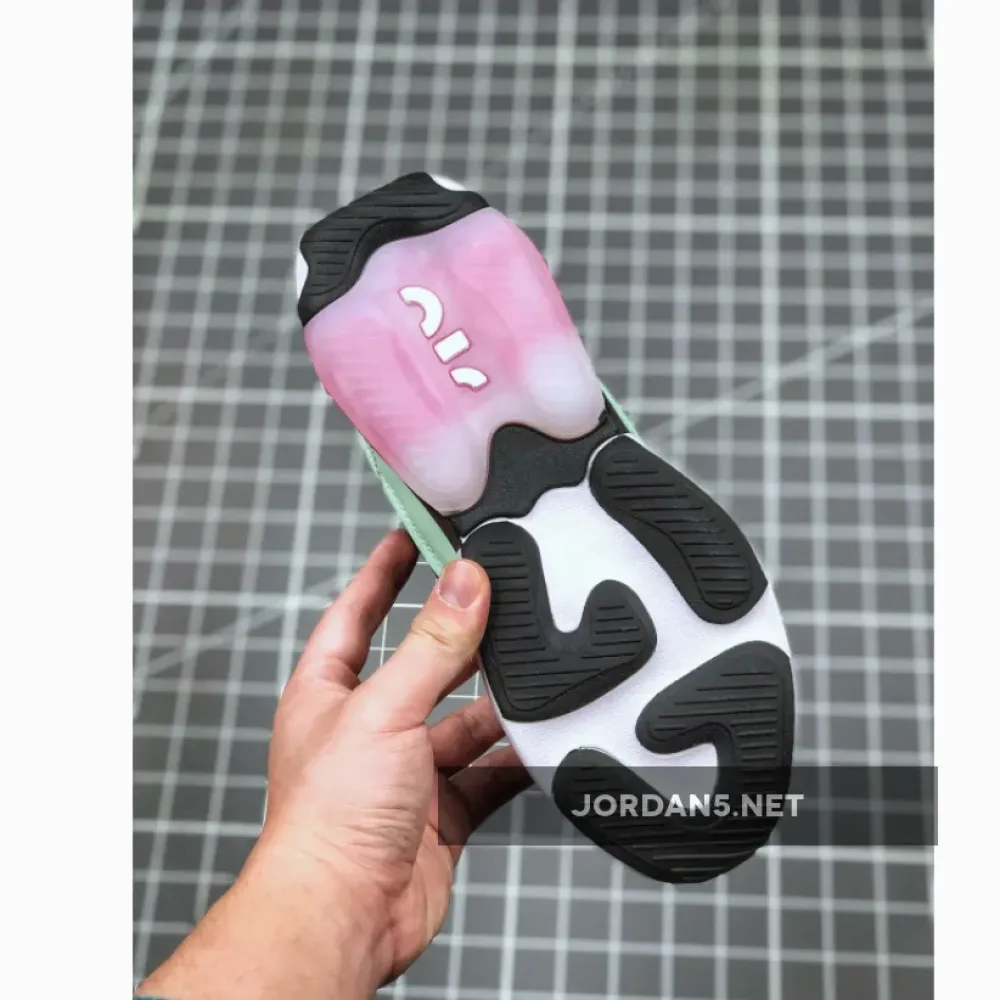 Nike WMNS Air Max Verona Black/Summit White-Fire Pink CI9842-001