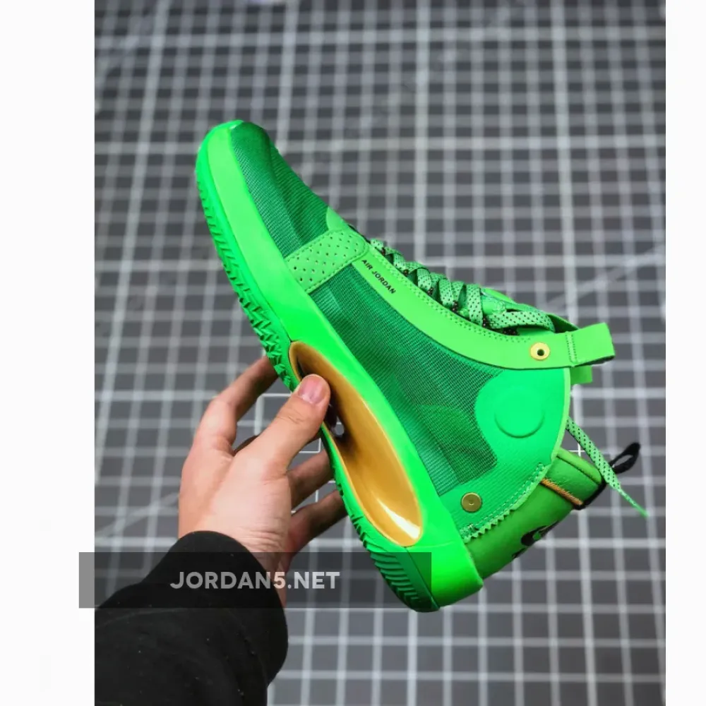 Jayson Tatum’s Air Jordan 34 ‘Celtics Green’ PE