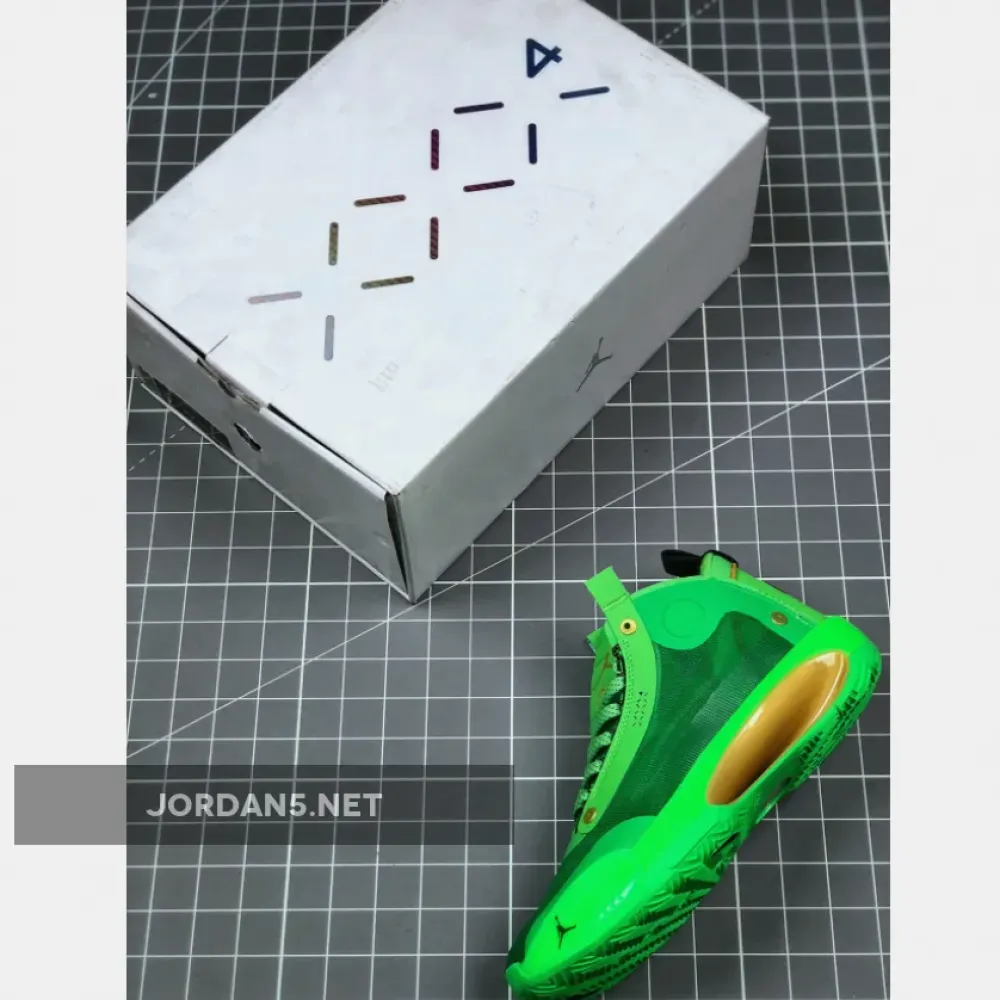 Jayson Tatum’s Air Jordan 34 ‘Celtics Green’ PE