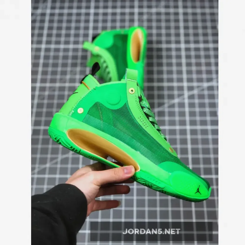 Jayson Tatum’s Air Jordan 34 ‘Celtics Green’ PE