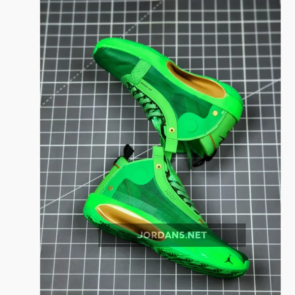 Jayson Tatum’s Air Jordan 34 ‘Celtics Green’ PE