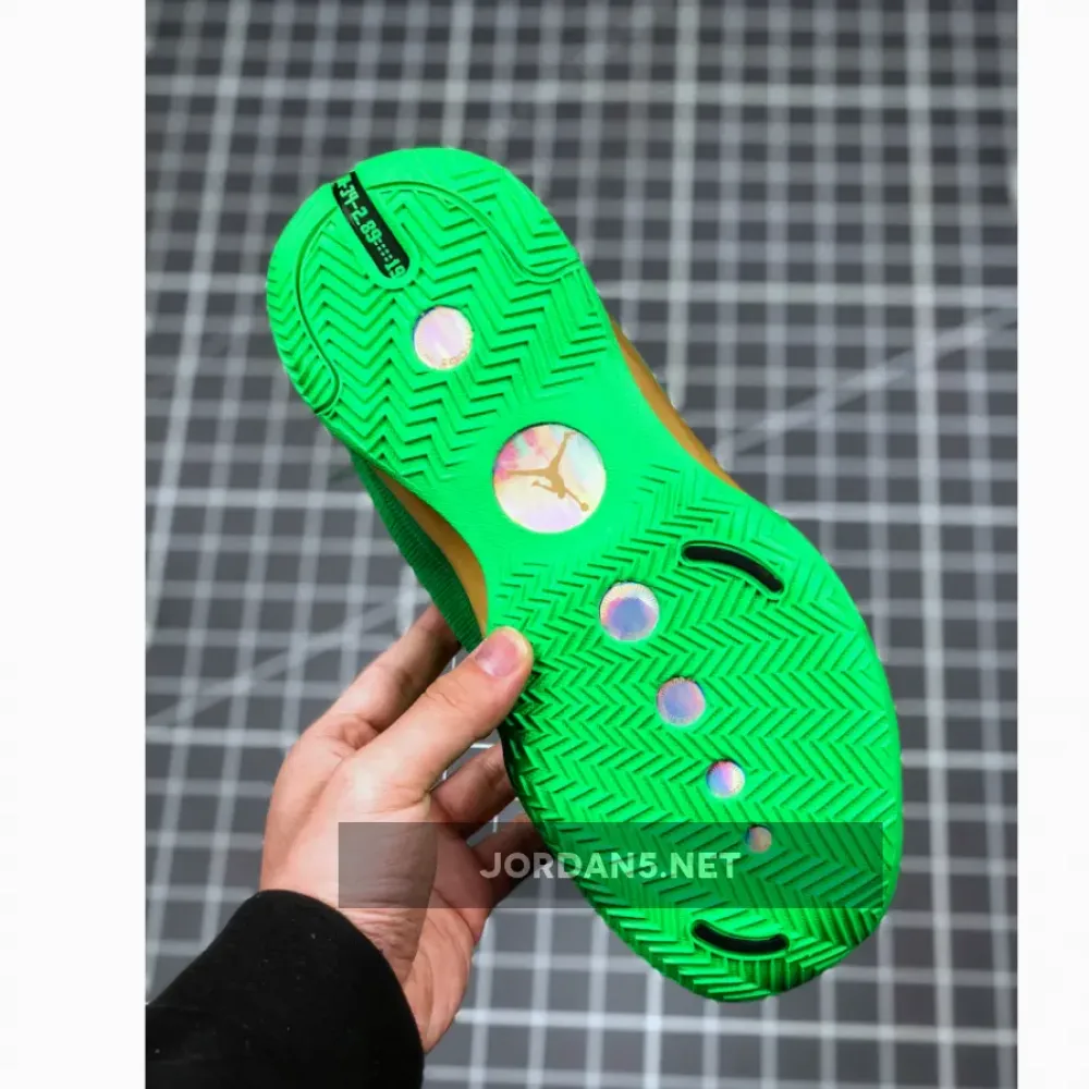 Jayson Tatum’s Air Jordan 34 ‘Celtics Green’ PE