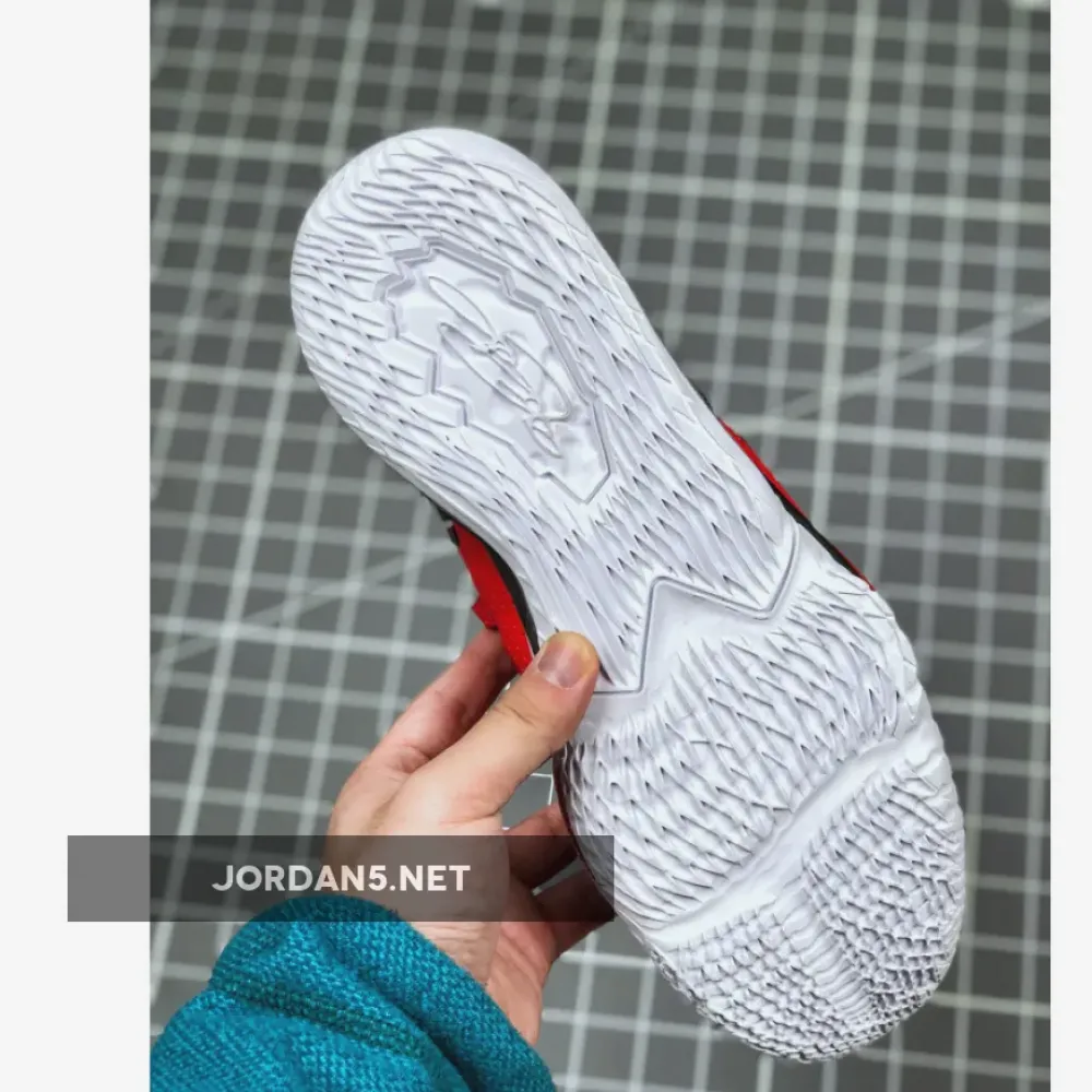 Nike LeBron 17 Low Red Black