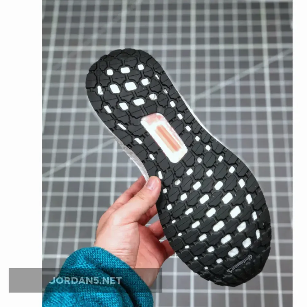 adidas UltraBOOST 2020 “Solar Red”  FV8449