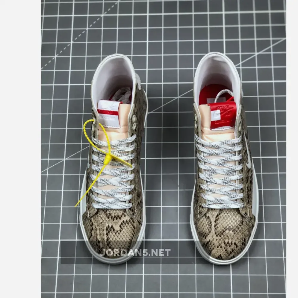 Soulland x Nike SB Blazer Mid FRI Day  CN4540-001