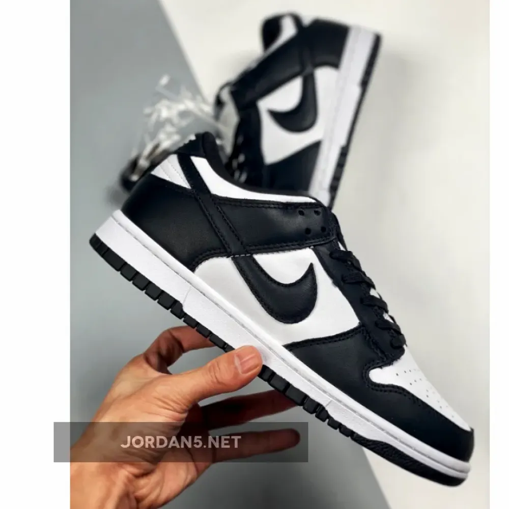 Nike Dunk Low “White/Black” DD1391-100