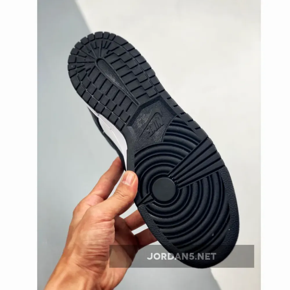 Nike Dunk Low “White/Black” DD1391-100