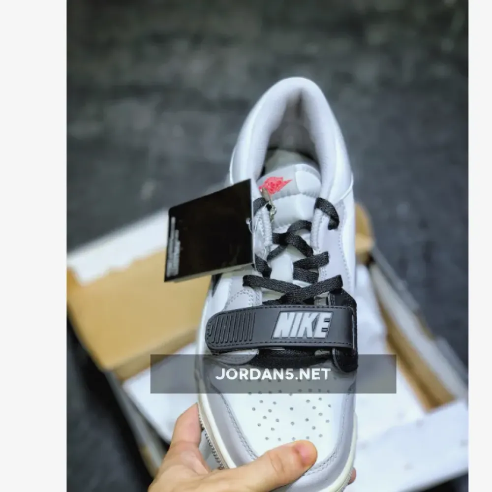 Jordan Legacy 312 Low White/Fire Red  CD7069-101