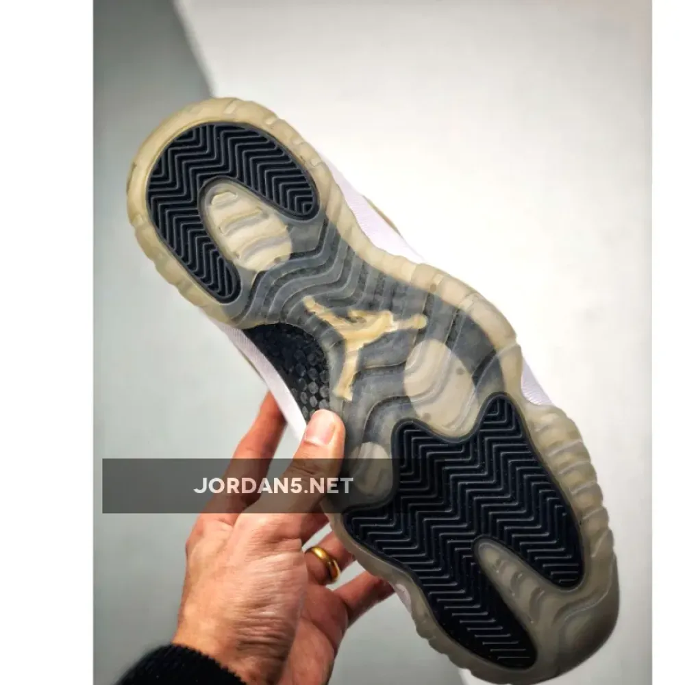 Air Jordan 11 Retro Low ‘Closing Ceremony’  528895-103