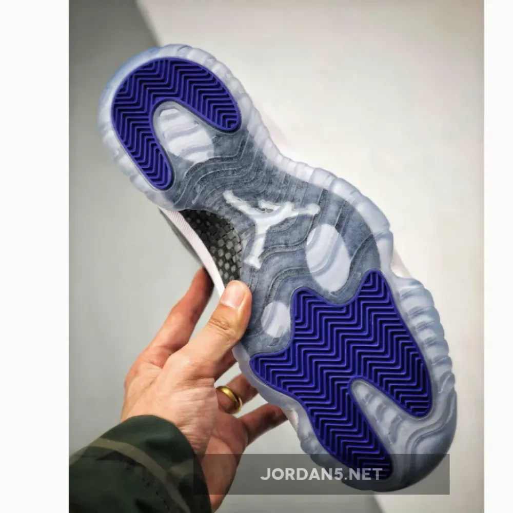 Air Jordan 11 Retro Low ‘Concord’  528895-153