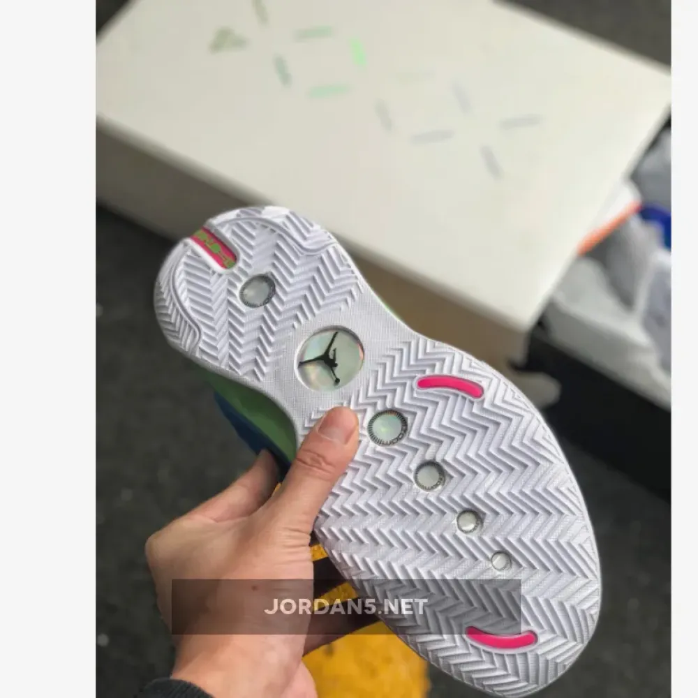 Jayson Tatum’s Air Jordan 34 ‘Blue O’ PE