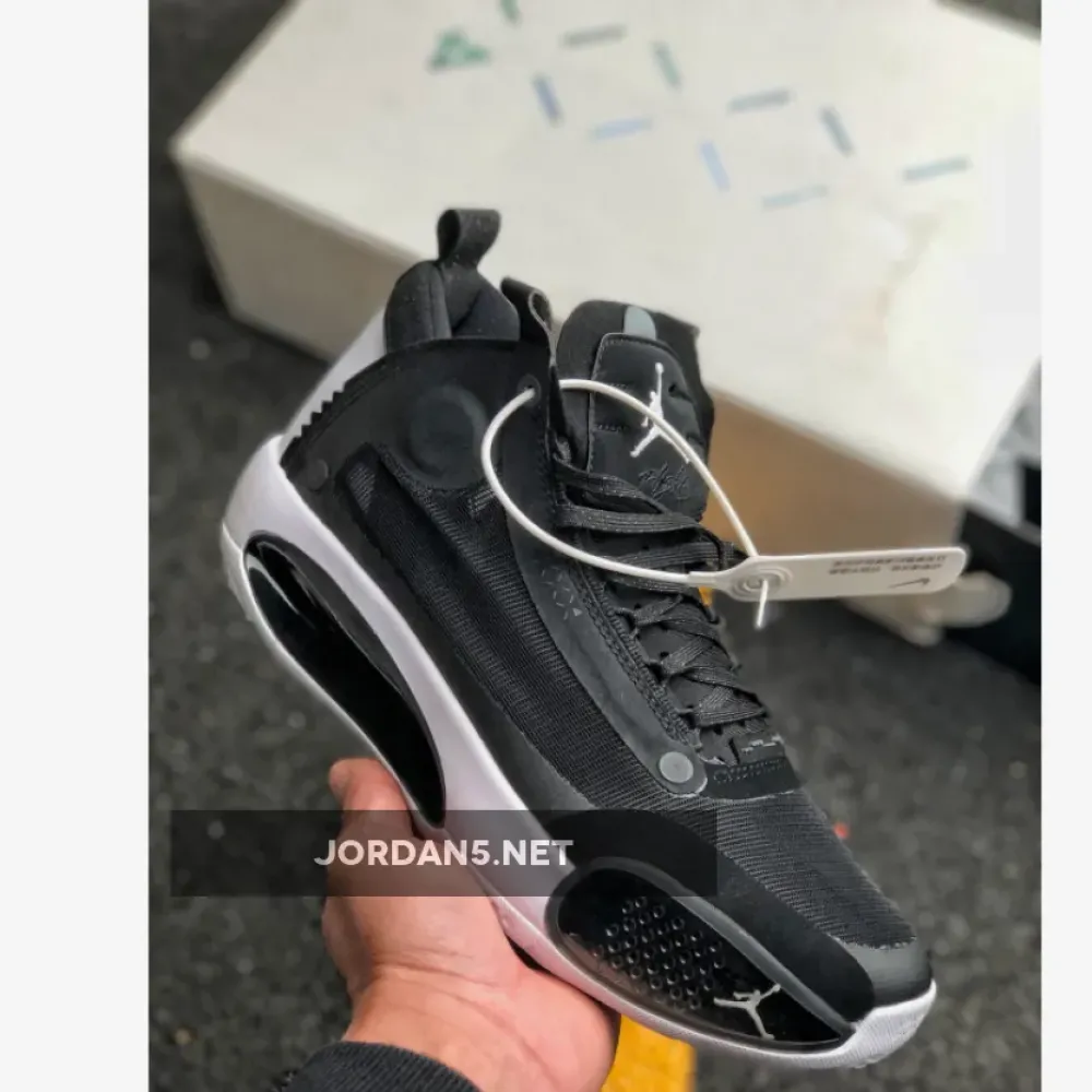 Air Jordan 34 Eclipse Black/White  AR3240-001