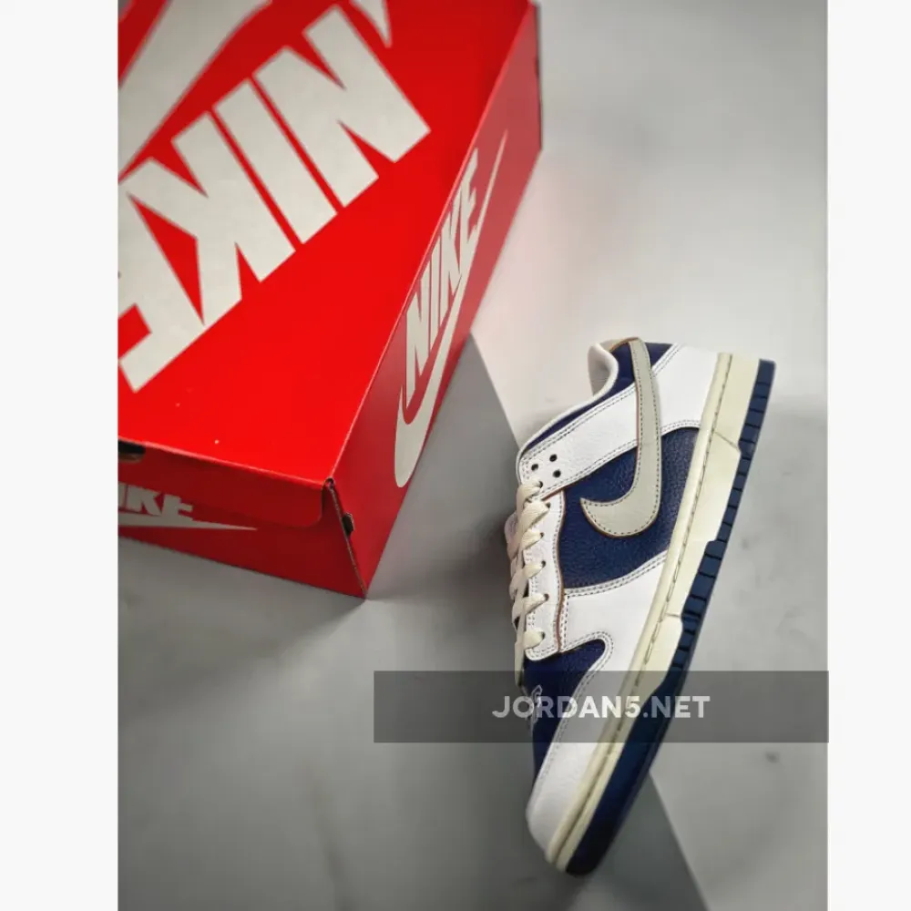 HUF x Nike SB Dunk Low “NYC” White Blue  FD8775-100