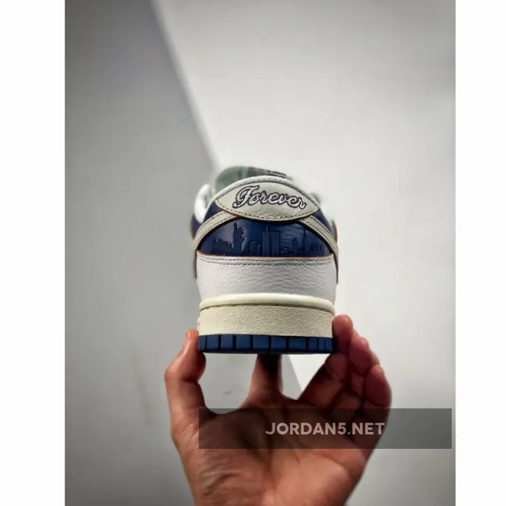 HUF x Nike SB Dunk Low “NYC” White Blue  FD8775-100
