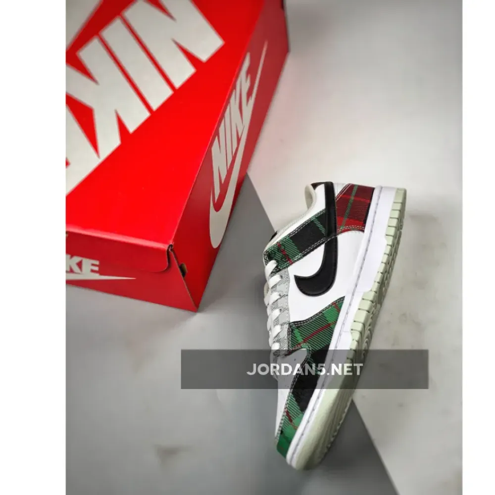 Nike Dunk Low “Plaid” White/Black-University Red-Grey-Light Silver DV0827-100