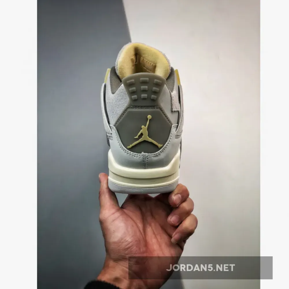 Air Jordan 4 SE “Craft” Photon Dust/Pale Vanilla-Off White-Grey DV3742-021