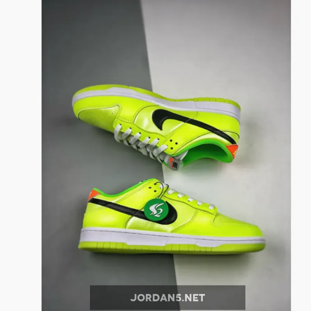 Nike Dunk Low “Glow in the Dark” Venom Green/Black-Glow  FJ4610-702
