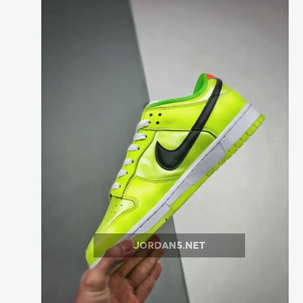 Nike Dunk Low “Glow in the Dark” Venom Green/Black-Glow  FJ4610-702