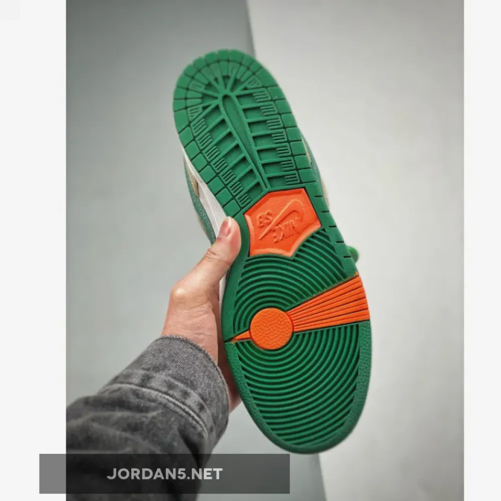 Jarritos x Nike SB Dunk Low Phantom/Safety Orange  FD0860-001