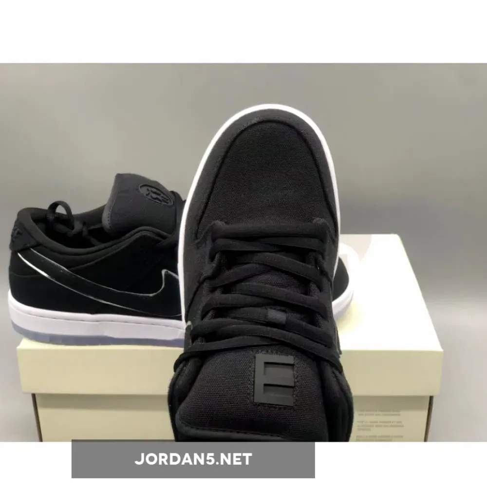 Eminem x Carhartt x Nike SB Dunk Black Ice