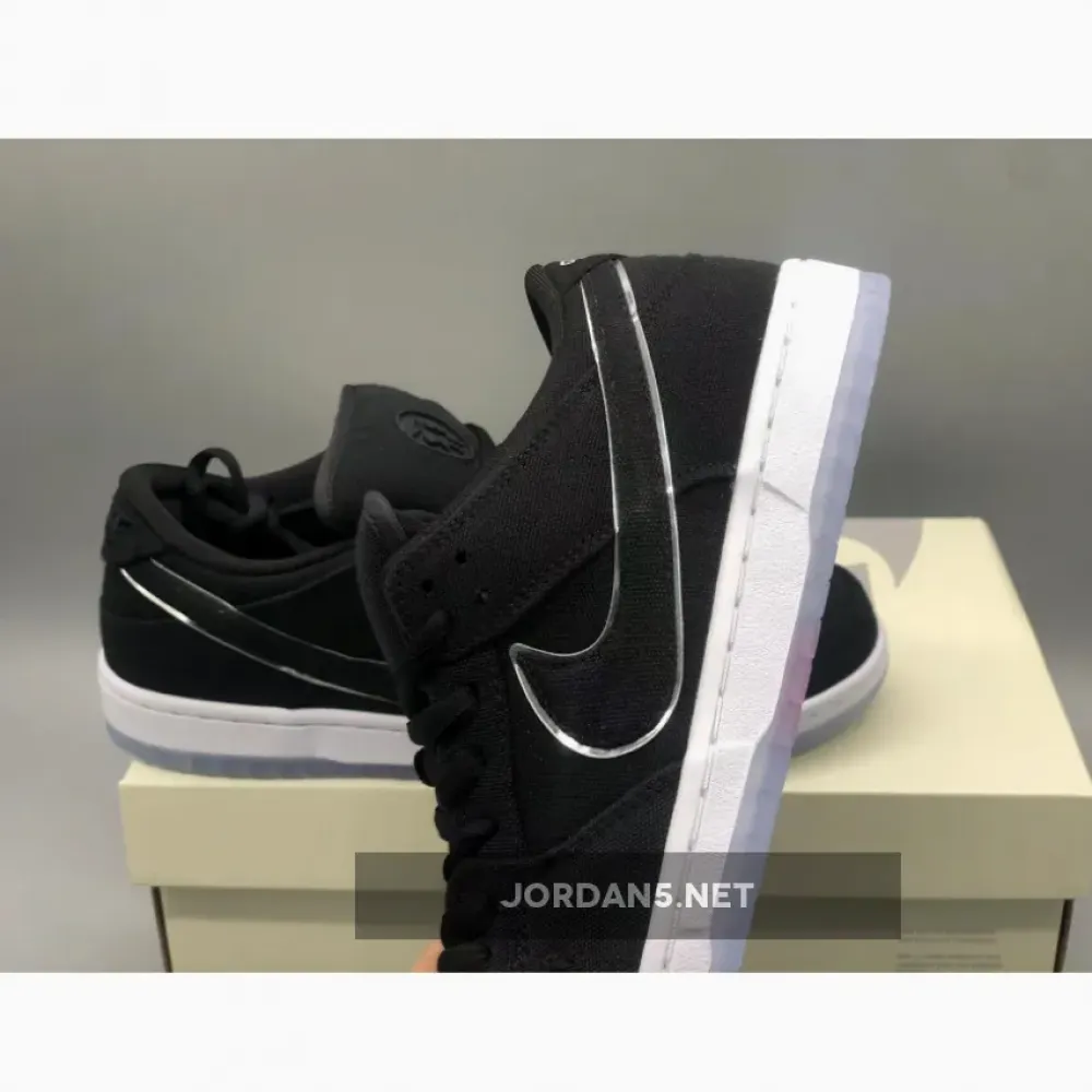 Eminem x Carhartt x Nike SB Dunk Black Ice