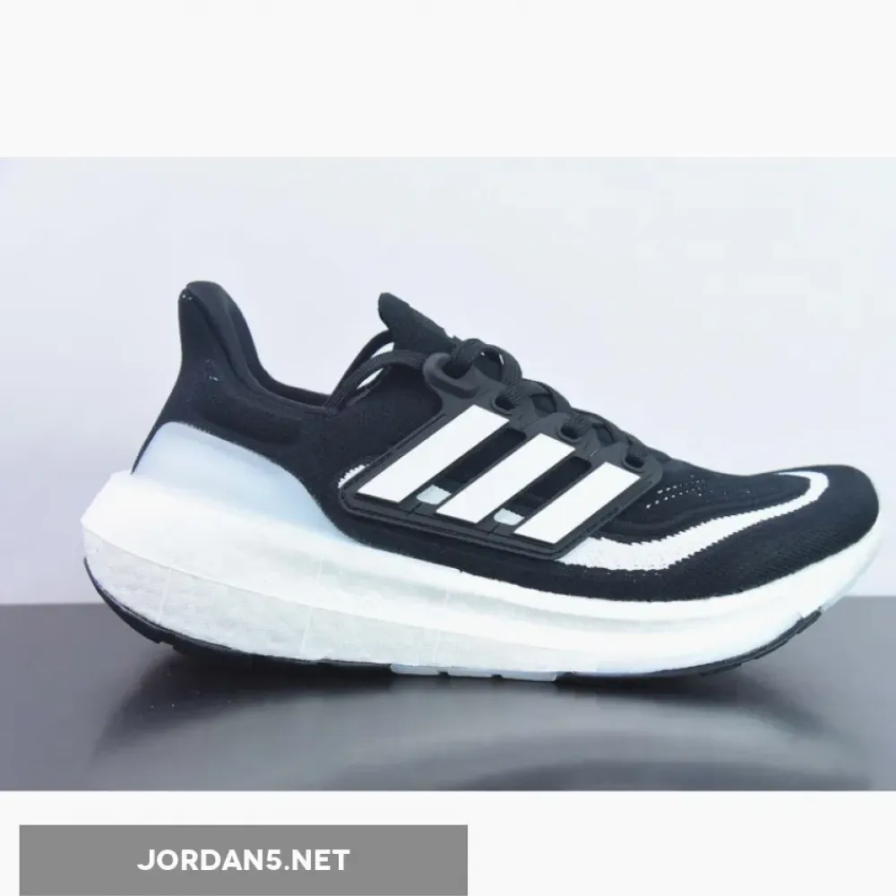 adidas Ultraboost Light Core Black/Cloud White  HQ6340