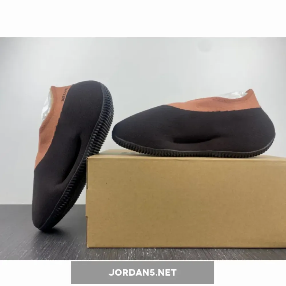 adidas Yeezy Knit Runner “Stone Carbon”  GY1759