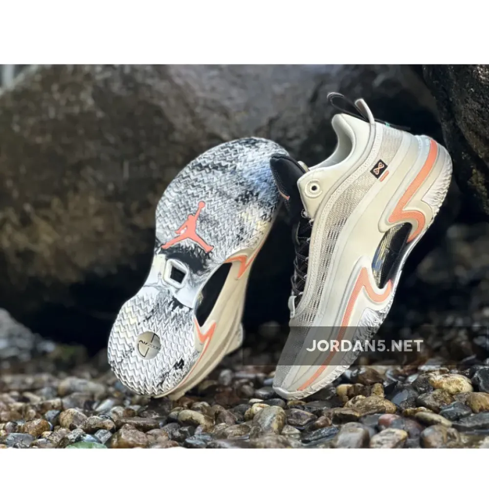 Air Jordan 36 Low Light Orewood Brown  DH0833-160