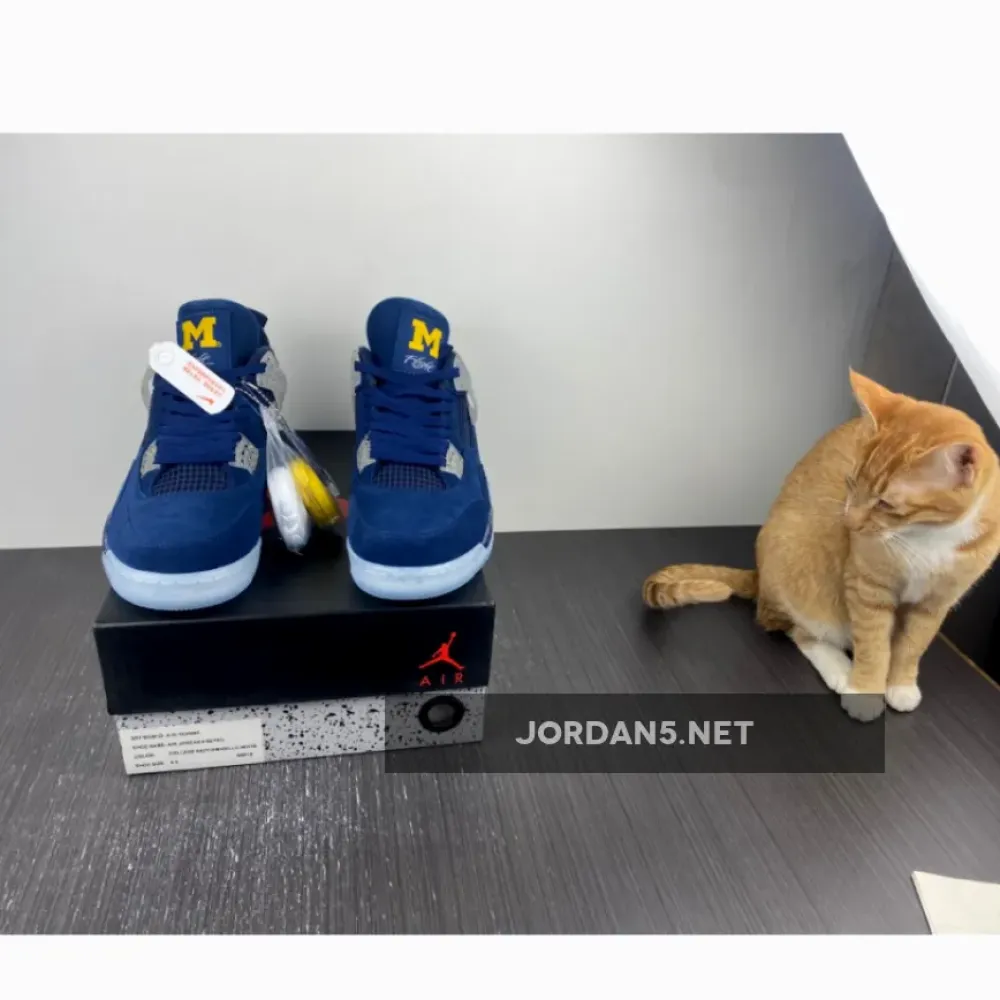 Air Jordan 4 Retro ‘Michigan Wolverines’ PE Amarillo/Navy/White