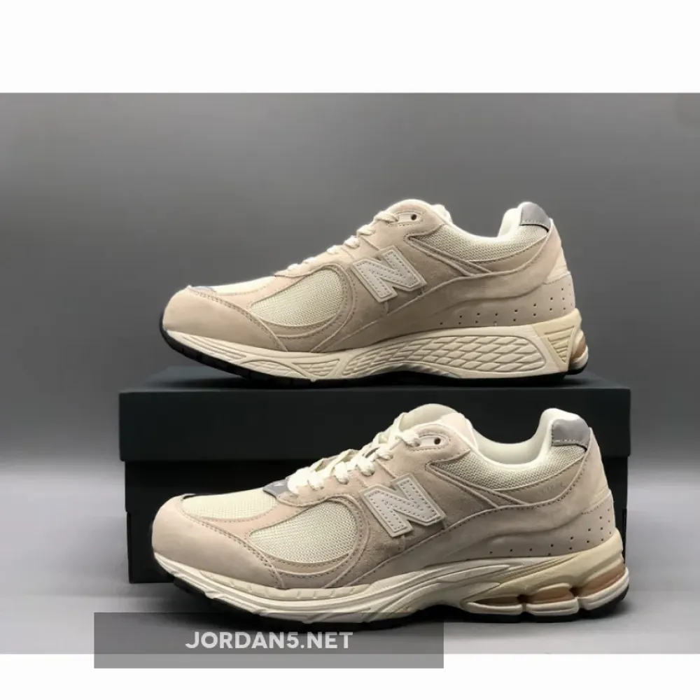 New Balance 2002R Calm Taupe Silver Metallic  M2002RCC