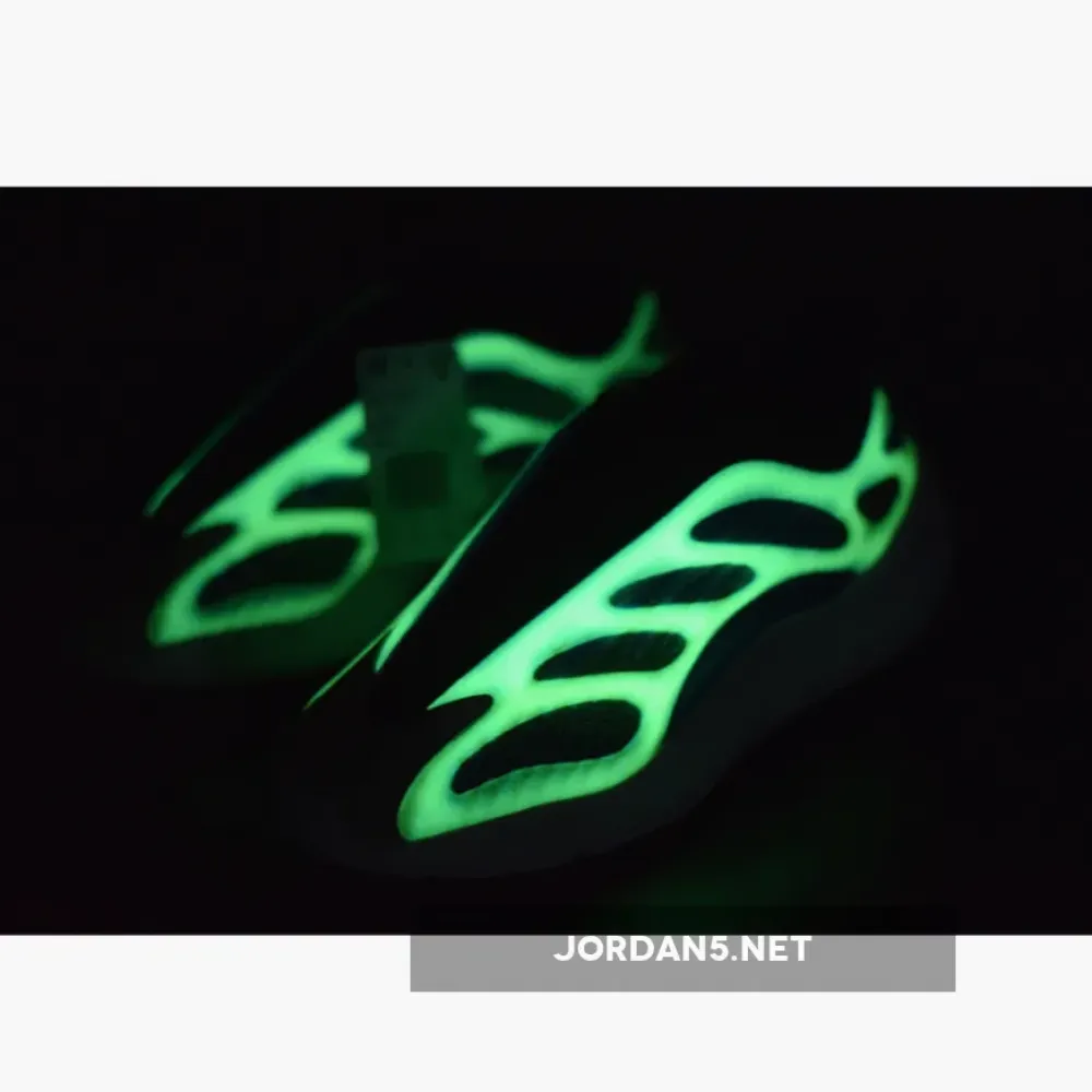 adidas Yeezy 700 V3 “Azareth” G54850